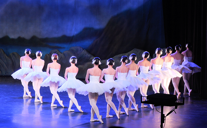 Ballet Manila show