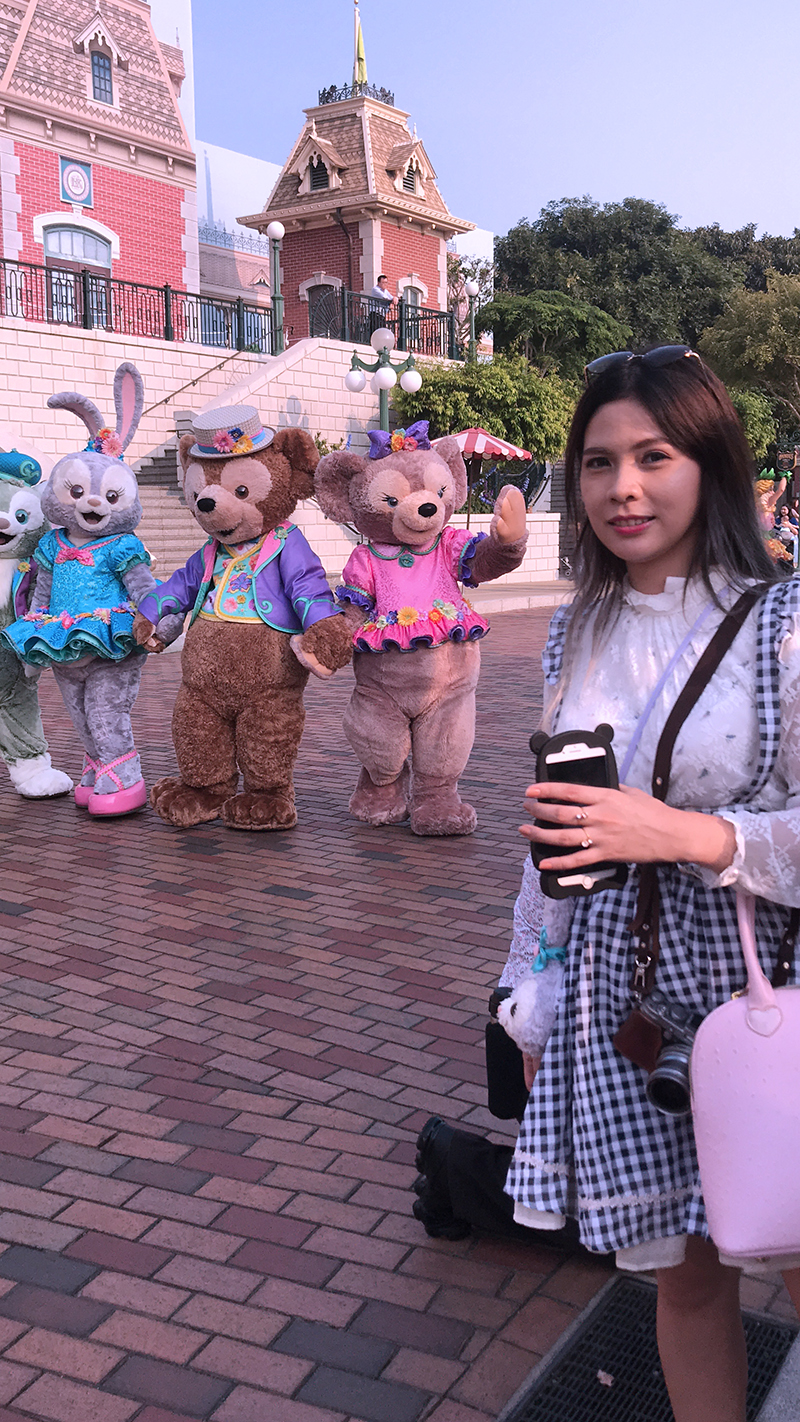 stella-lou-disneyland-25