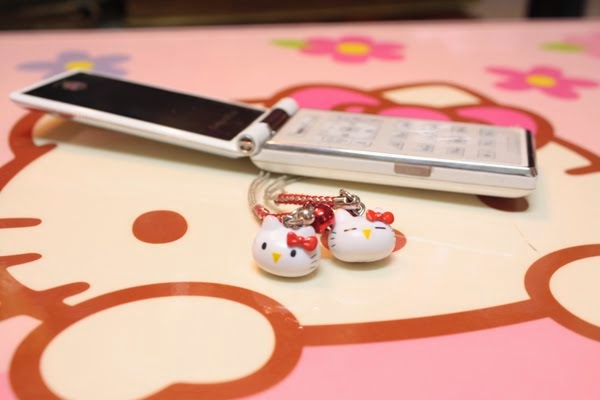 Donating My Hello Kitty Phone to Project 1 Phone to Build Classrooms